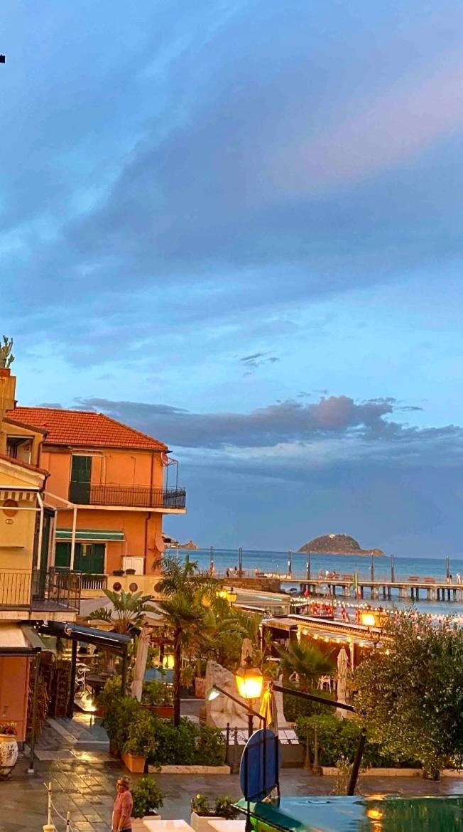 Case Da Amare - Vista Mare A 30 Metri Dalla Spiaggia Alassio Extérieur photo